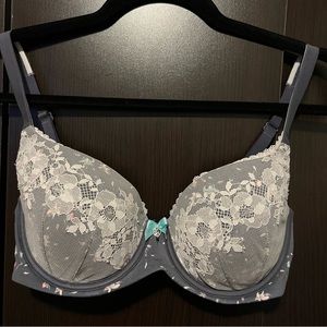 Victoria’s Secret Body by Victoria Lined Demi / Demi-buste Double bra(Size 32DD)